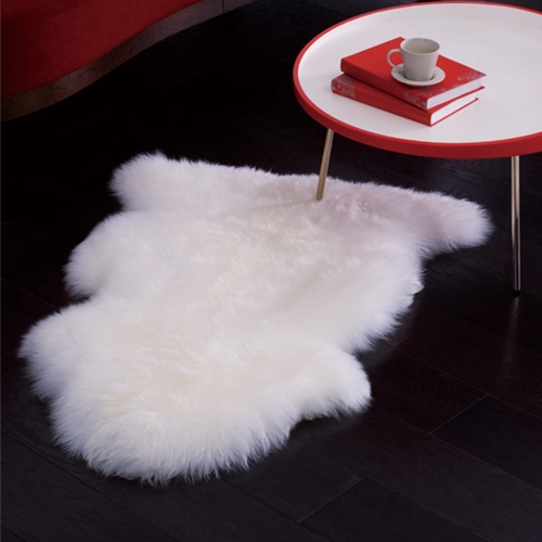 Single Pelt Sheepskin Rug (2'x3.5')